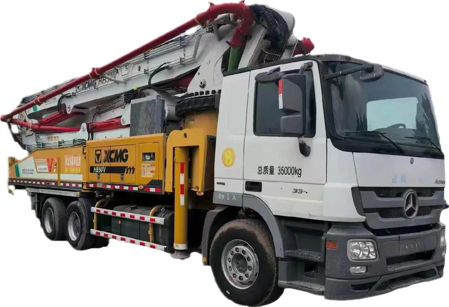Truck-mounted concrete pump with folding boom